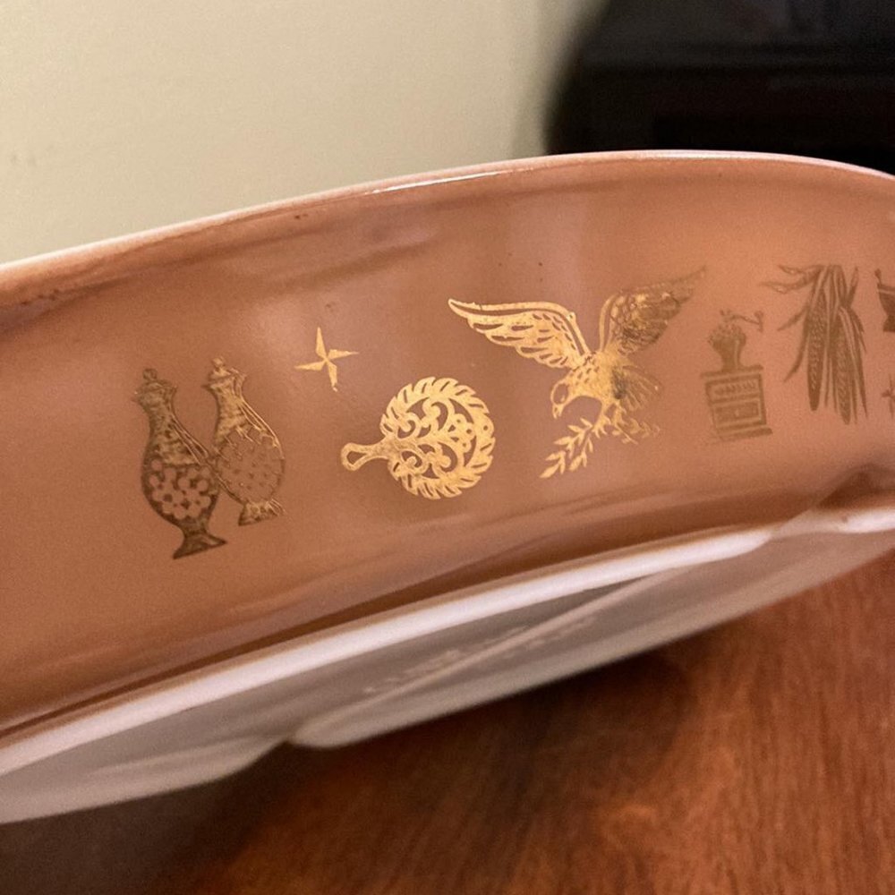 Vintage Pyrex Early American/Brown/ Gold/ Eagle 1 1/2 Qt. Divided Dish - Picture 10 of 12
